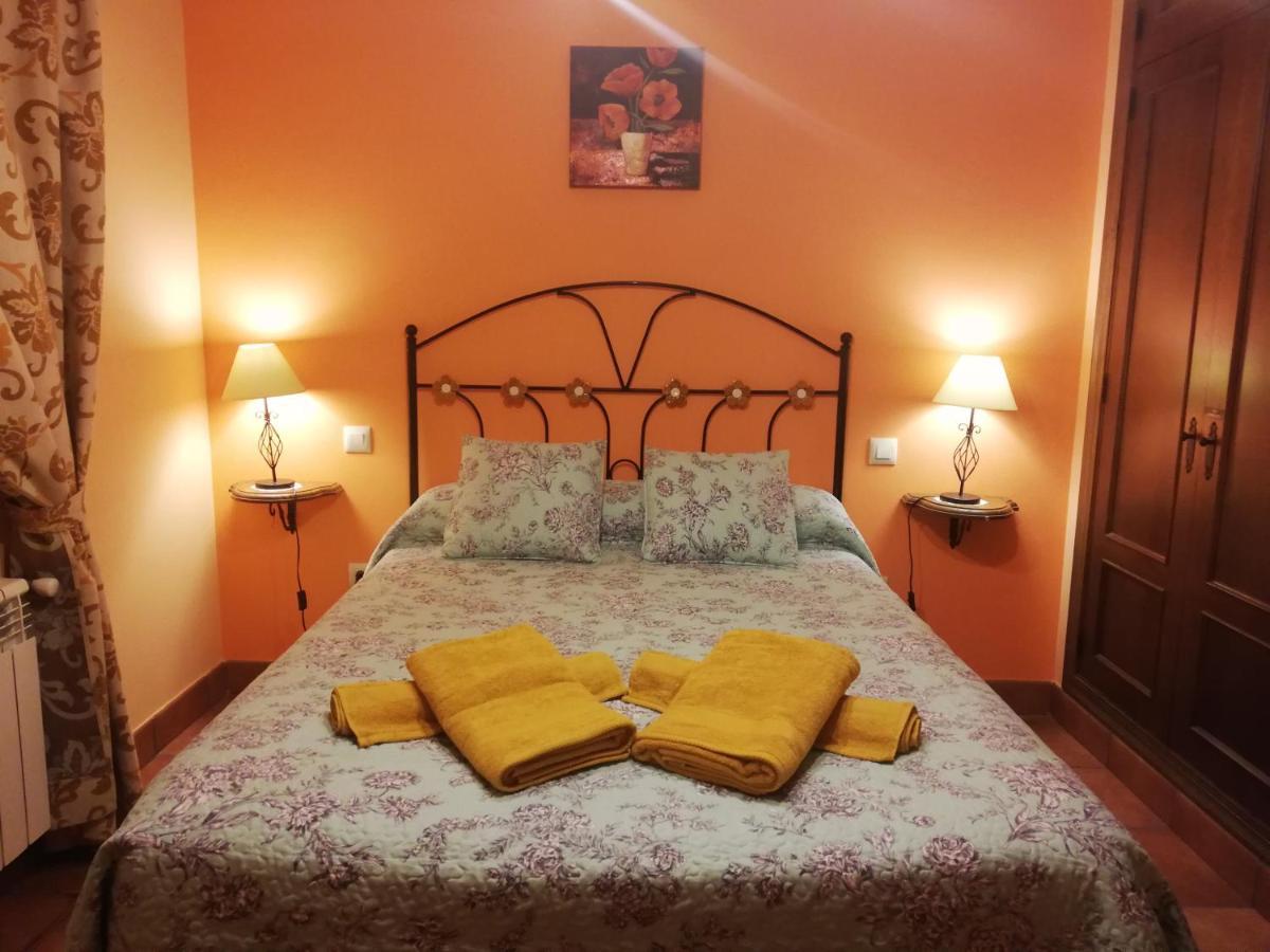 ビジャカスティンLa Casa Madronaアパートメント エクステリア 写真
