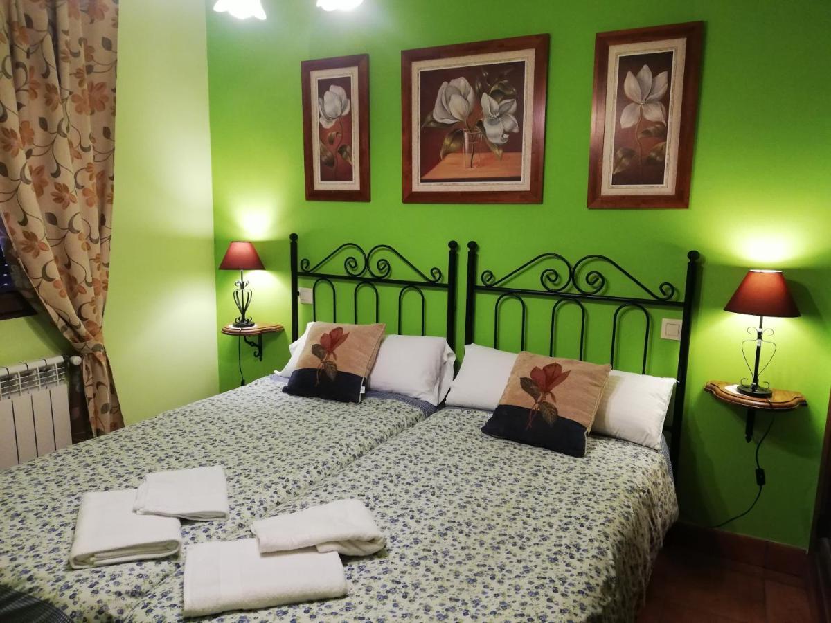 ビジャカスティンLa Casa Madronaアパートメント エクステリア 写真