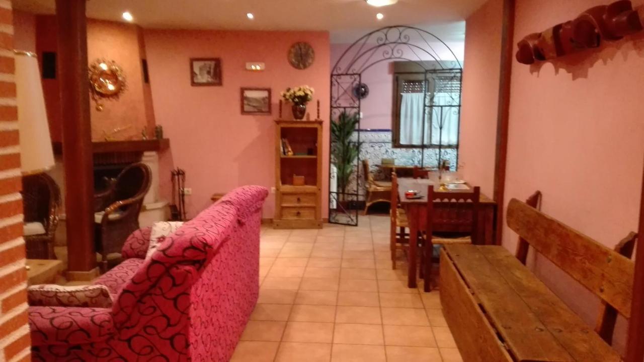 ビジャカスティンLa Casa Madronaアパートメント エクステリア 写真