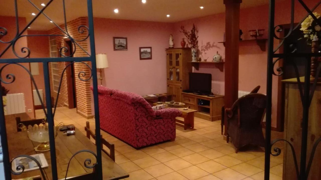 ビジャカスティンLa Casa Madronaアパートメント エクステリア 写真