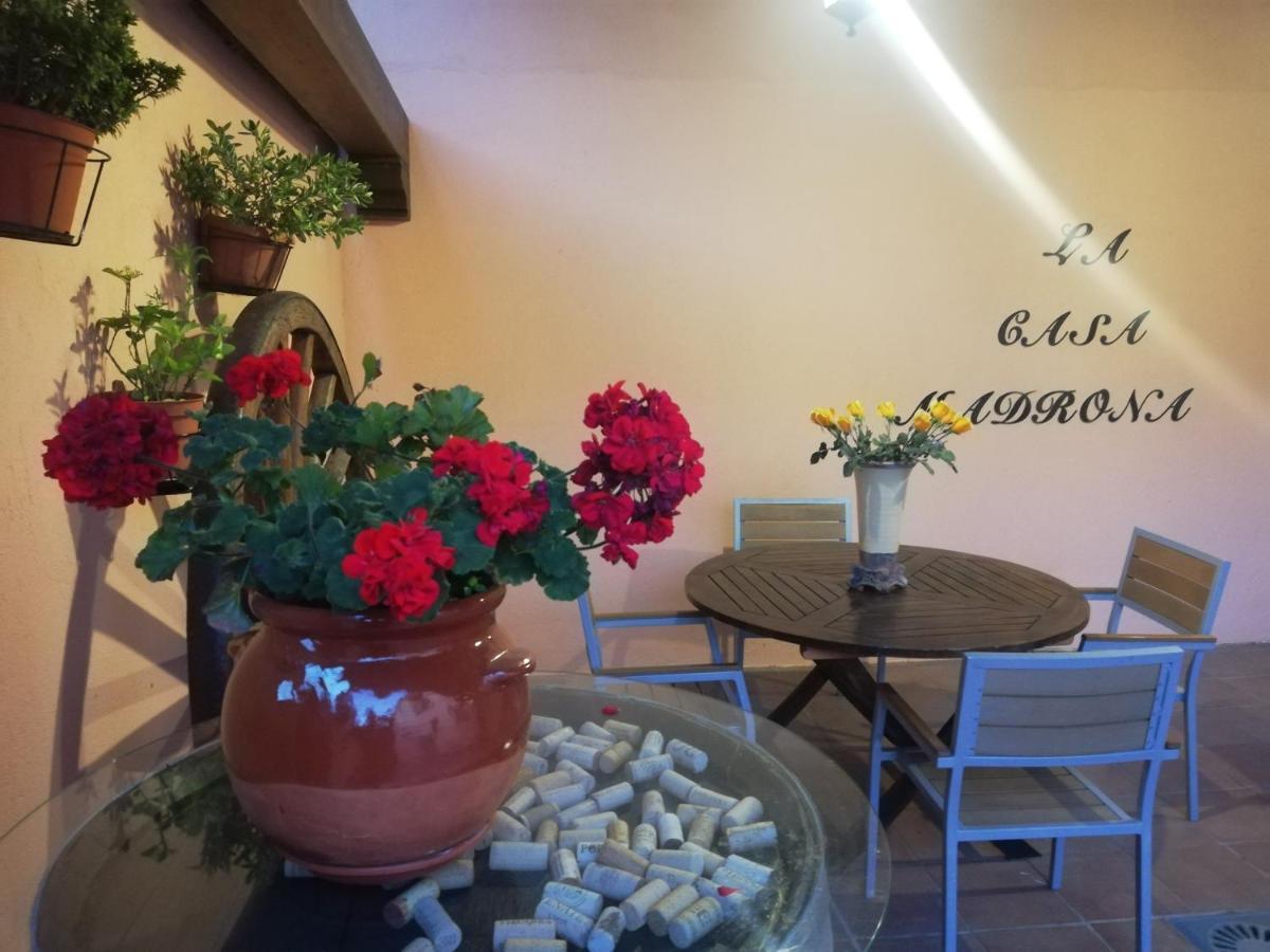 ビジャカスティンLa Casa Madronaアパートメント エクステリア 写真