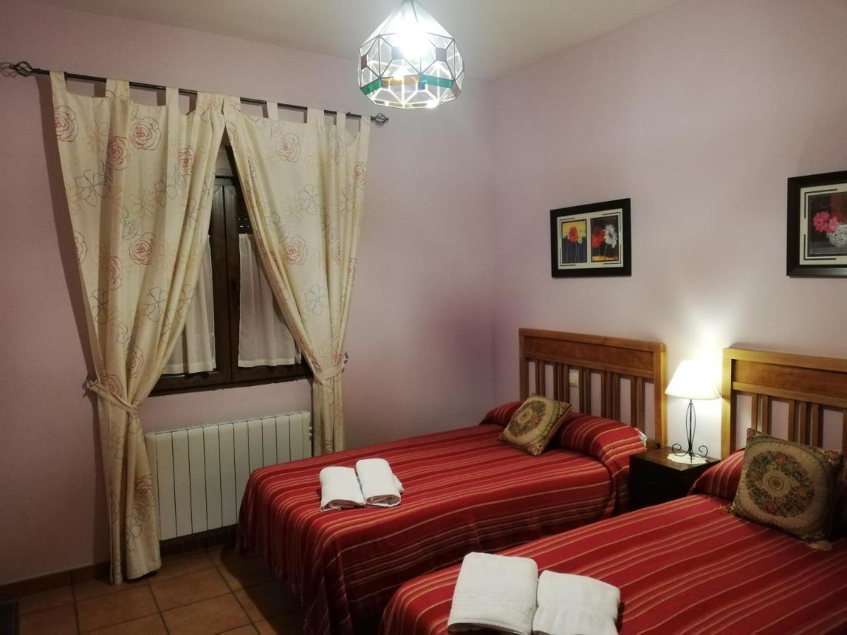 ビジャカスティンLa Casa Madronaアパートメント エクステリア 写真