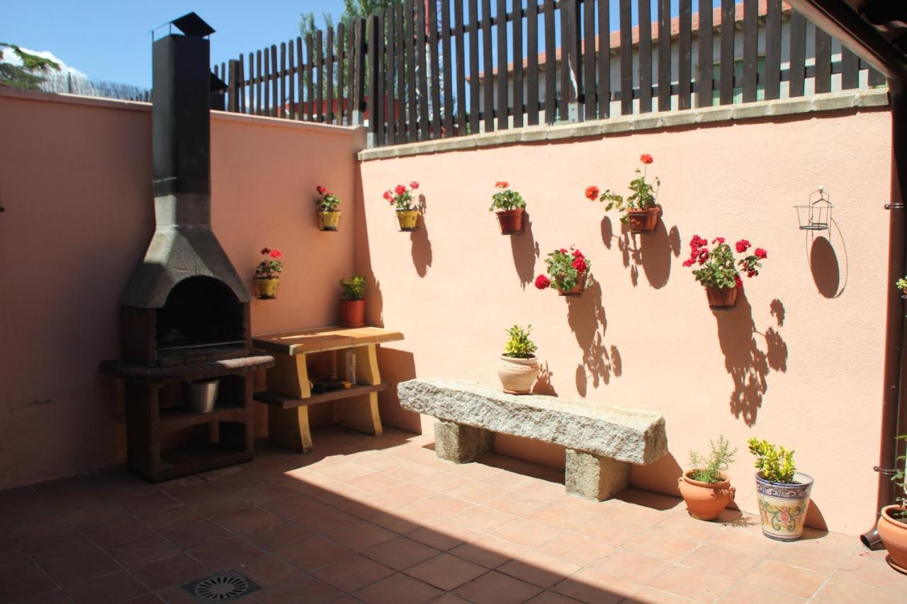 ビジャカスティンLa Casa Madronaアパートメント エクステリア 写真